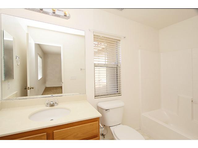 1035 Greenway Road Oceanside, CA 92057 - Photo 13 of 25 Gallery Image 13