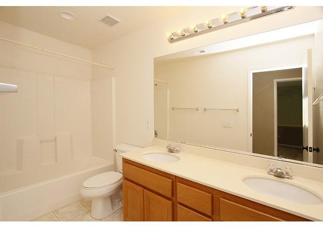 1035 Greenway Road Oceanside, CA 92057 - Photo 18 of 25 Gallery Image 18