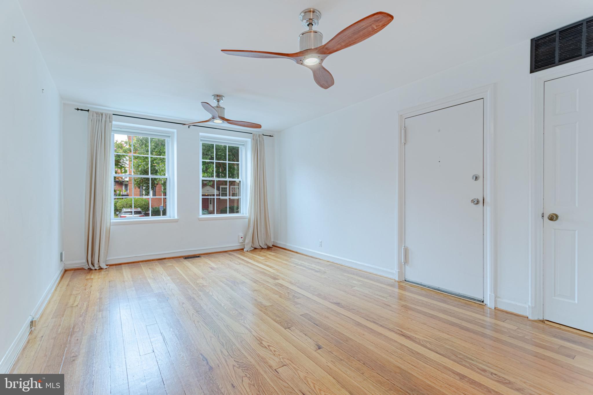 4914 29th Road South, Unit A2 Arlington, VA 22206 - Photo 4 of 54