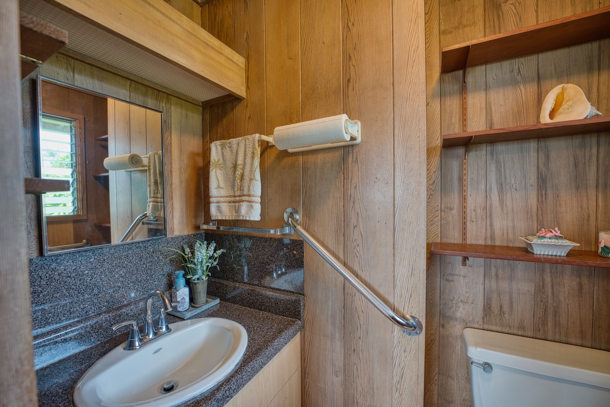 61 Pakalana Street Hilo, HI 96720 - Photo 16 of 30