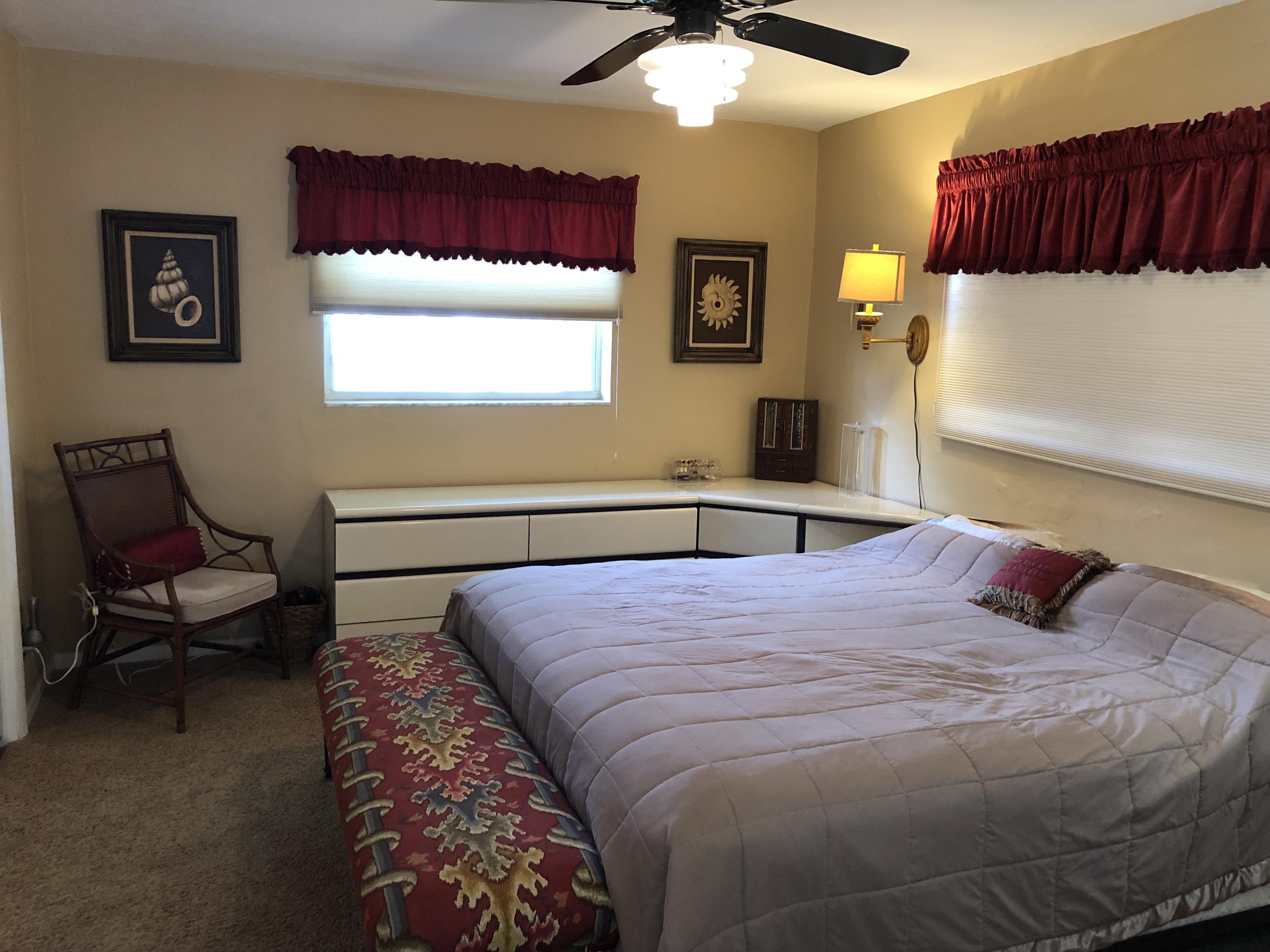 1560 Northwest 11th Street Boca Raton, FL 33486 - Photo 3 of 20 GWdoGxNdScyAUrHNYogEMA