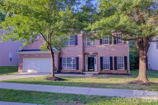 $499,900 | 520 Grantham Lane, Charlotte, NC 28262