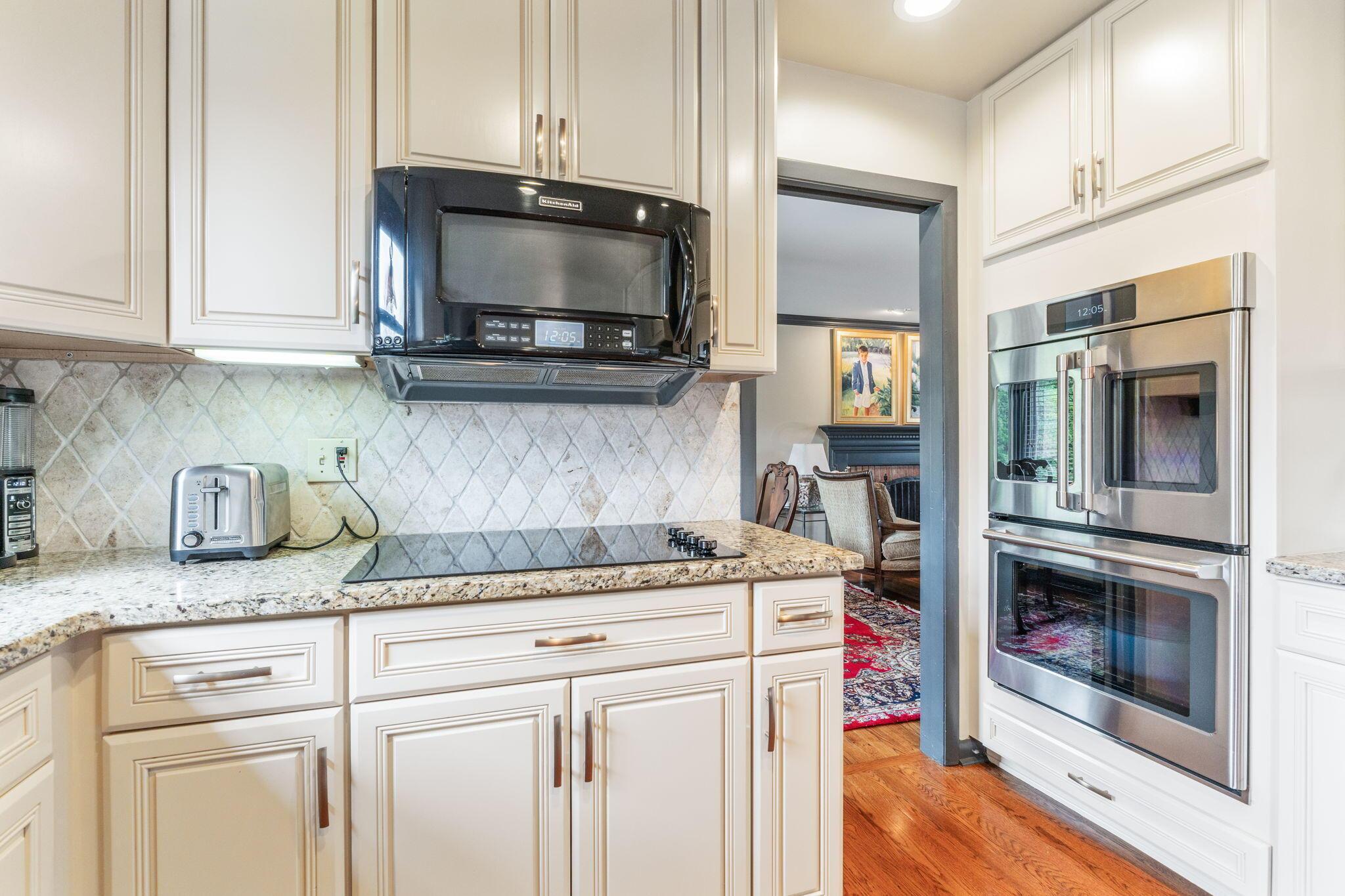 2225 Sheringham Road Columbus, OH 43220 - Photo 17 of 84 2225 Sheringham Rd (Interior)-26