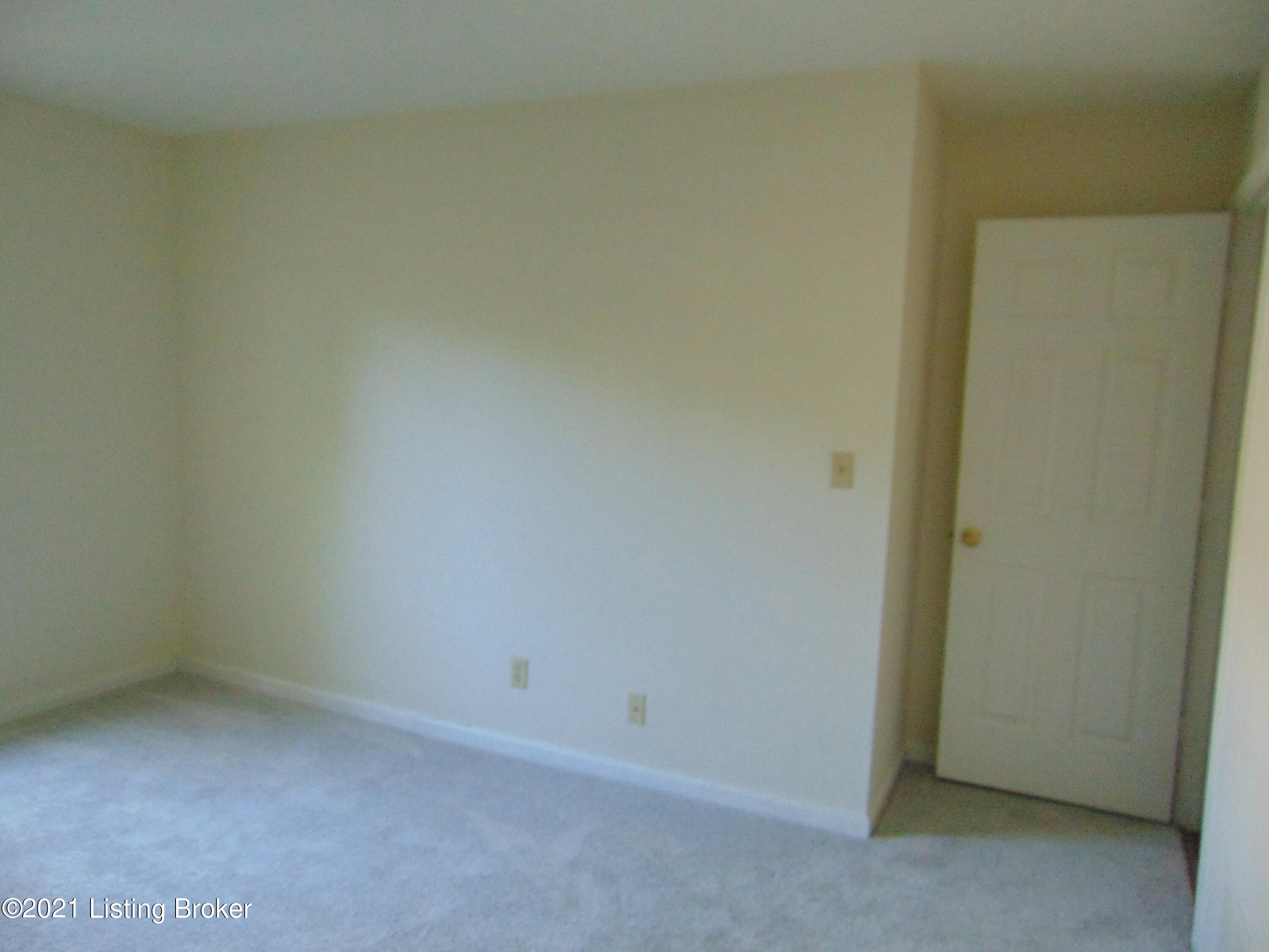 410 Mockingbird Valley Road, Unit 2 Louisville, KY 40207 - Photo 10 of 13 DSC00961 (1)