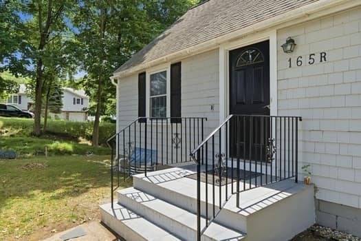 165 R Green Street Stoneham, MA 02180 - Photo 2 of 40