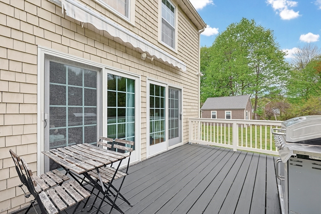 424 Dedham Street Wrentham, MA 02093 - Photo 6 of 40