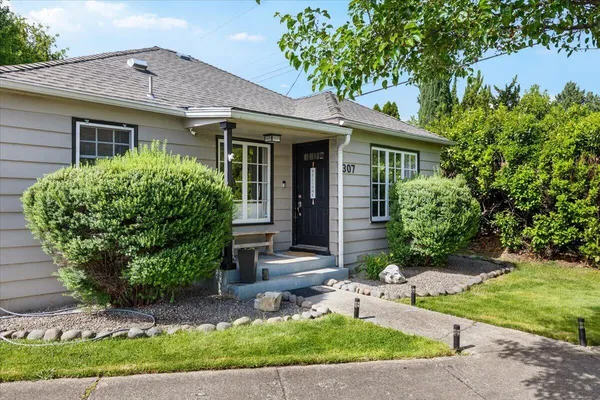 $319,000 | 307 Monroe Street, Medford, OR 97501