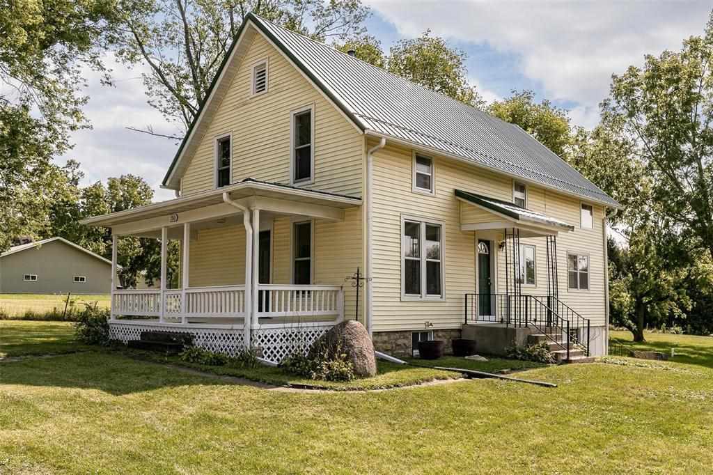 1310 Bryant Road Mount Vernon, IA 52314 - Photo 3 of 35 Gallery Image 3