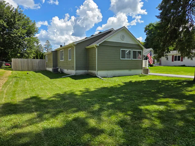 $339,900 | 2816 Mabie Street, Delavan, WI 53115