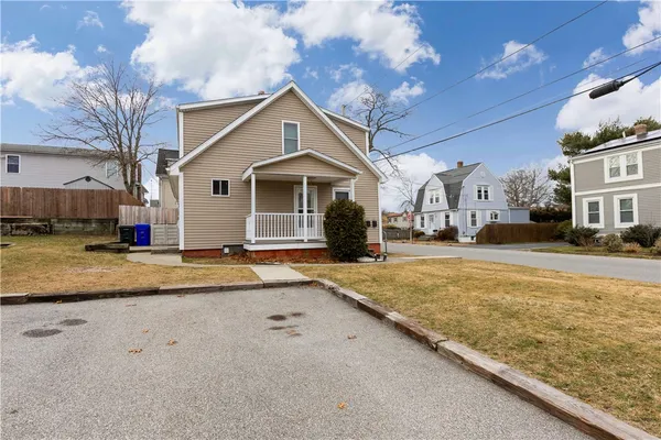 $1,950 | 139 Stanton Avenue, East Providence, RI 02915