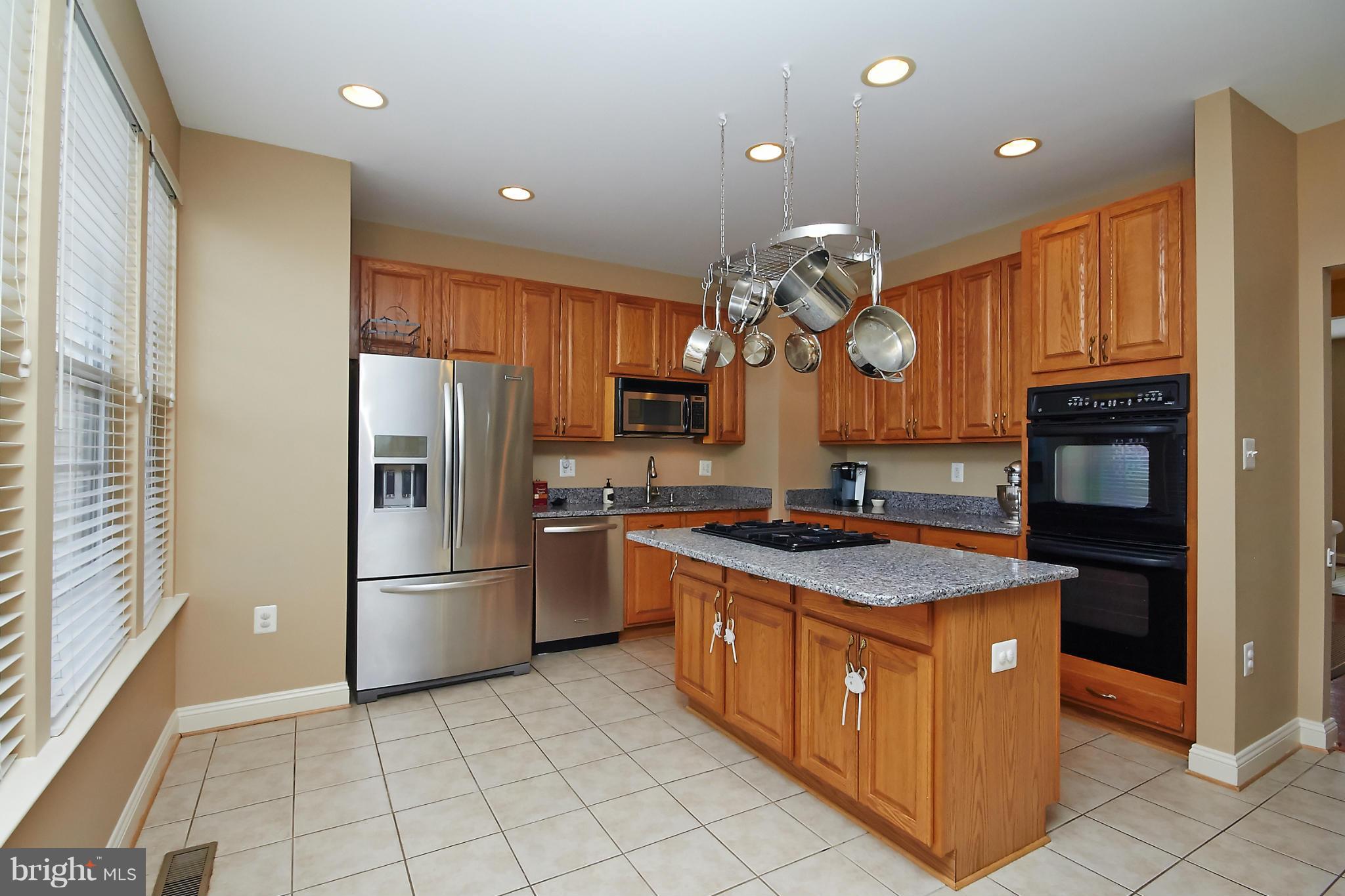 622 Springhouse Square Southeast Leesburg, VA 20175 - Photo 11 of 29 Kitchen
