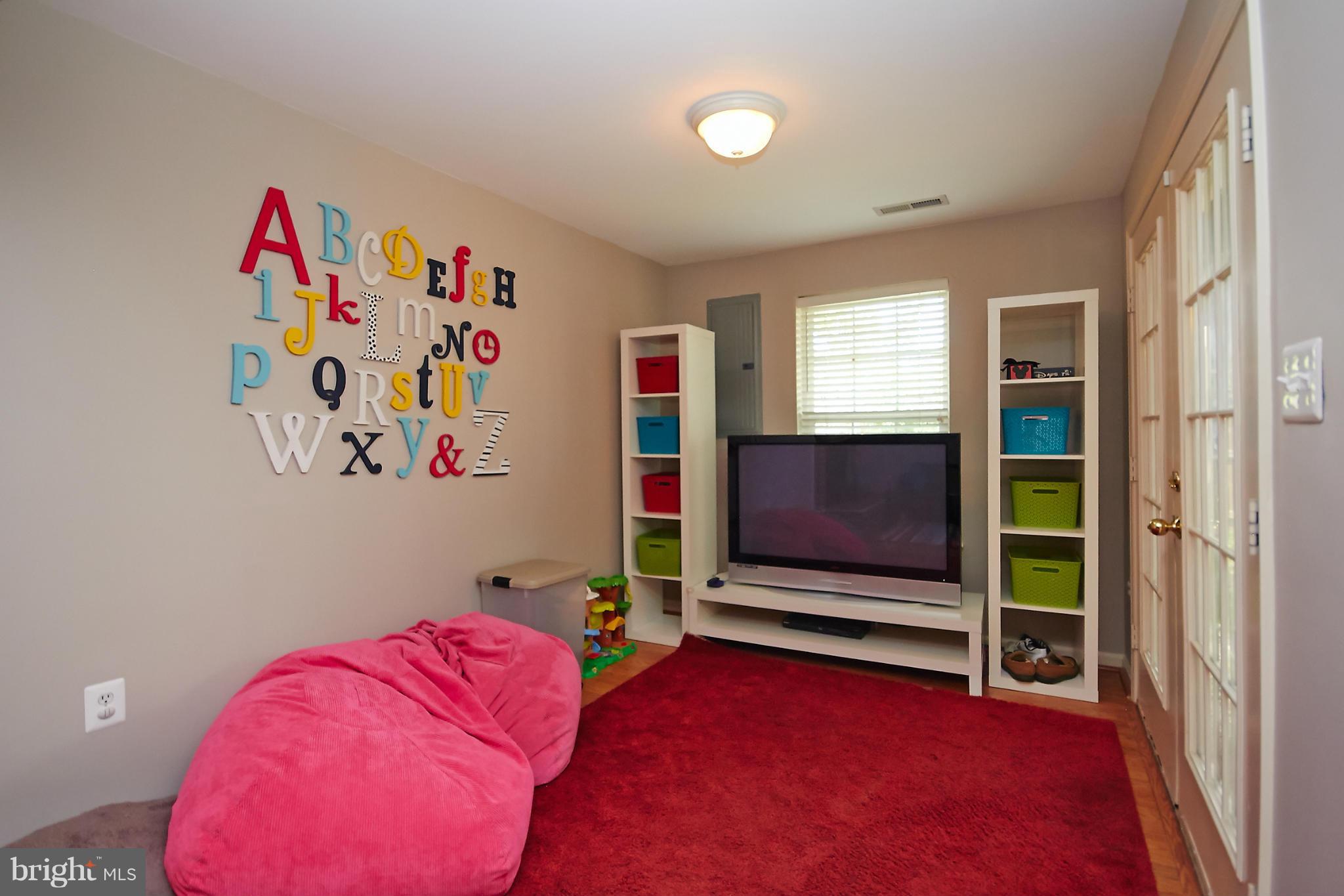 622 Springhouse Square Southeast Leesburg, VA 20175 - Photo 18 of 29 Bedroom