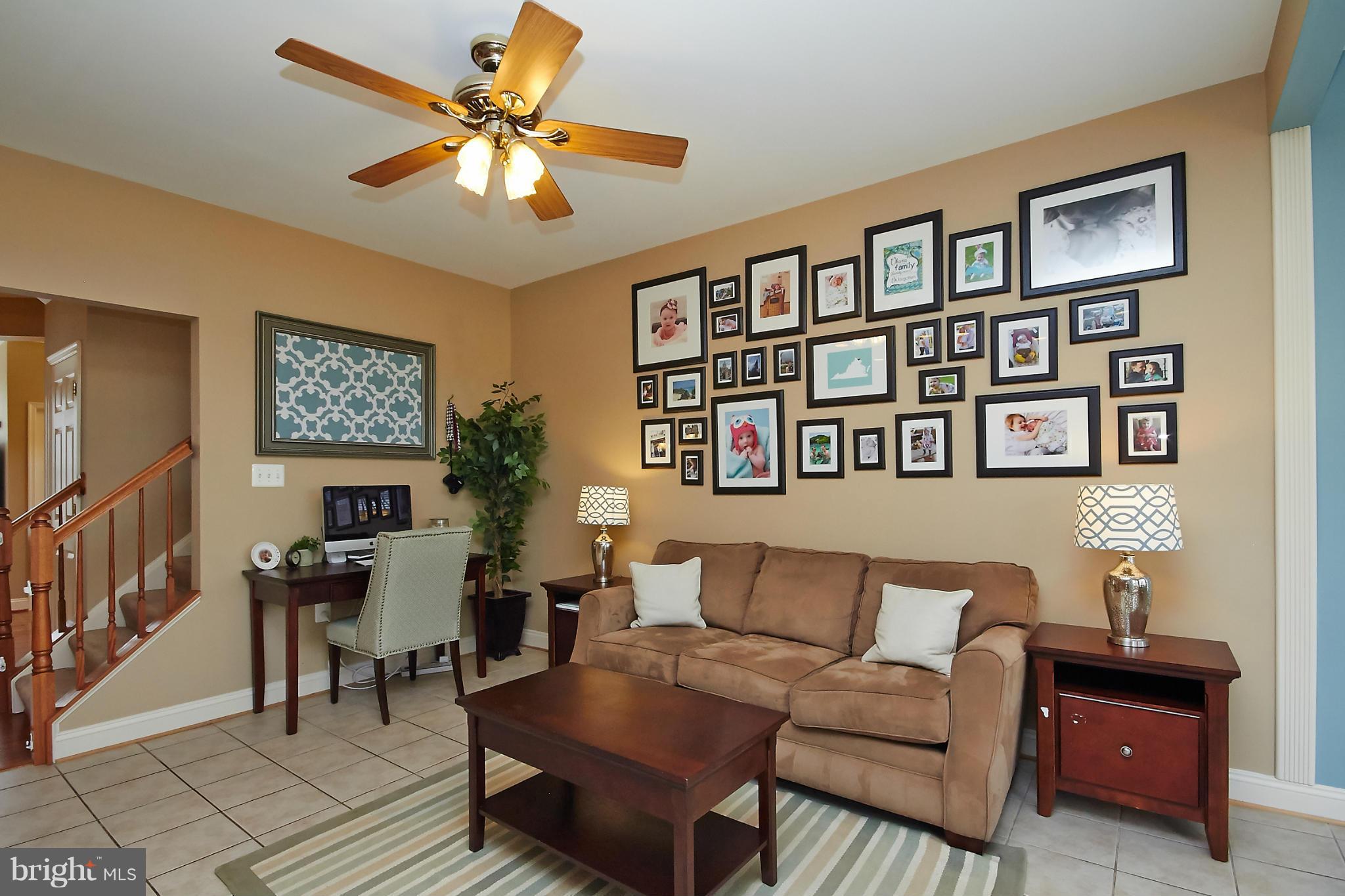 622 Springhouse Square Southeast Leesburg, VA 20175 - Photo 6 of 29 Family Room