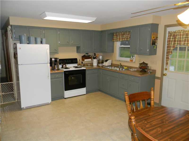720 Meadowbrook Road Level Green, PA 15085 - Photo 7 of 19 Kitchen.