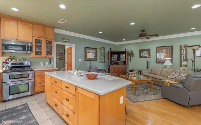 $885,000 | 6340 Pine Hill Road, Shreveport, LA 71107