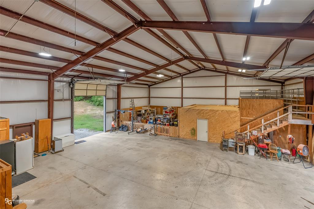 6340 Pine Hill Road Shreveport, LA 71107 - Photo 33 of 40 View of garage