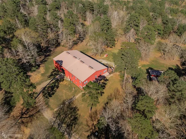 a view of a house with a big yard