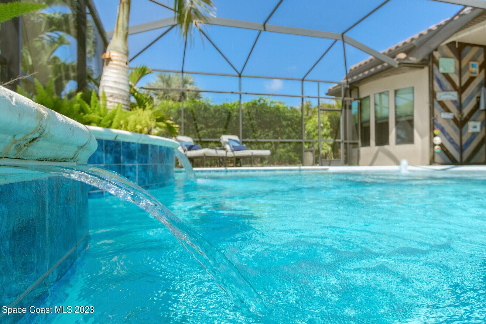 5107 Kirkwall Circle Melbourne, FL 32940 - Photo 4 of 44 a view of a house with backyard and sitting area