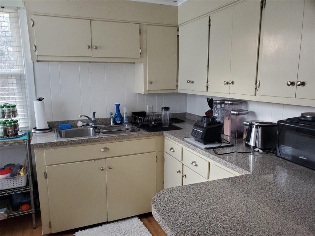 8 Summer Street Westerly, RI 02891 - Photo 12 of 32 Gallery Image 12