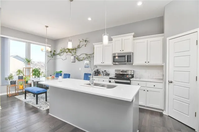 $525,000 | 3421 North 128th Street, Kansas City, KS 66109