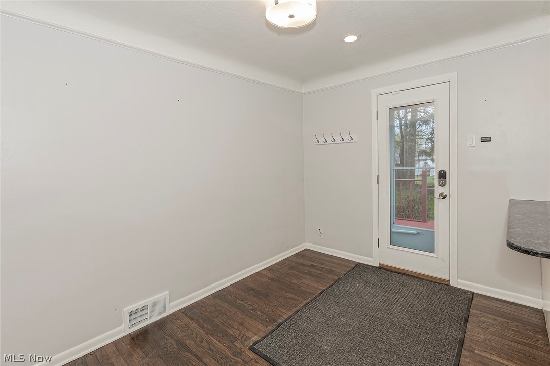 5659 Cherokee Road Cleveland, OH 44124 - Photo 10 of 35