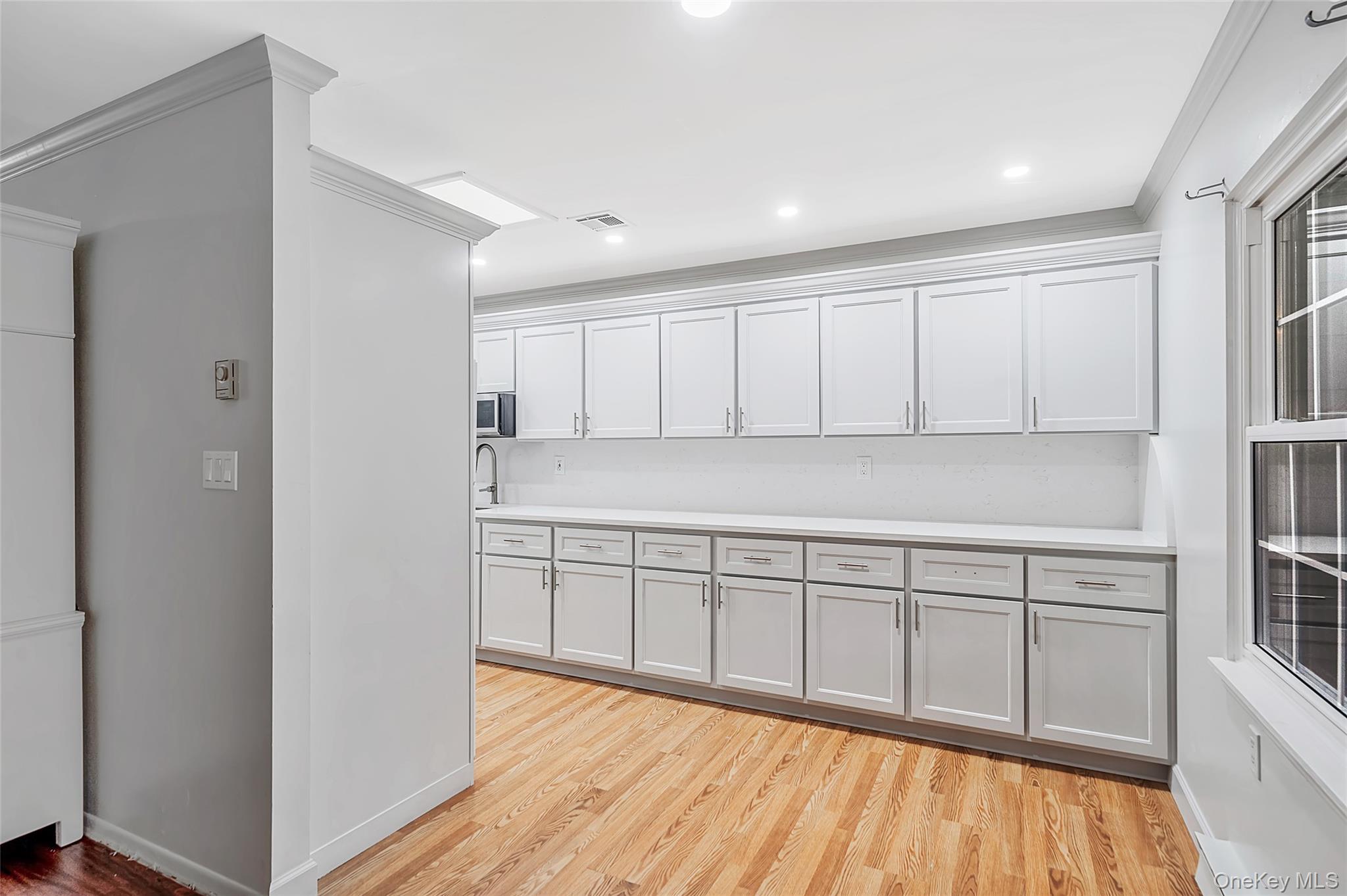 231 Blackpool Court Ridge, NY 11961 - Photo 12 of 30 Gallery Image 12