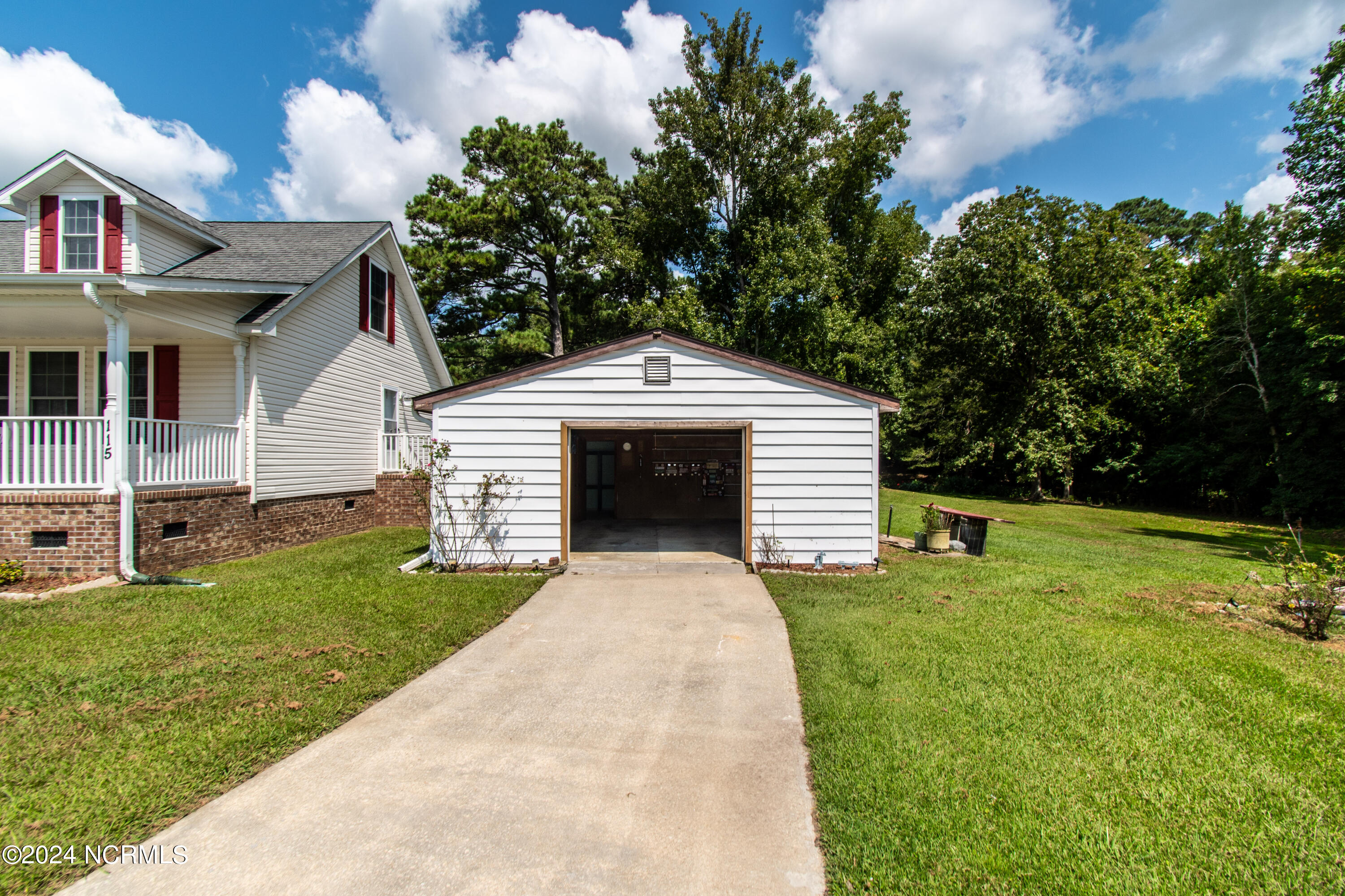 115 Youpon Drive Hubert, NC 28539 - Photo 71 of 76 1 car garage