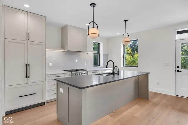 $825,000 | 818 Union Street, Indianapolis, IN 46225