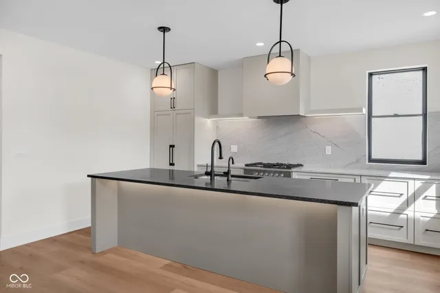 $825,000 | 818 Union Street, Indianapolis, IN 46225