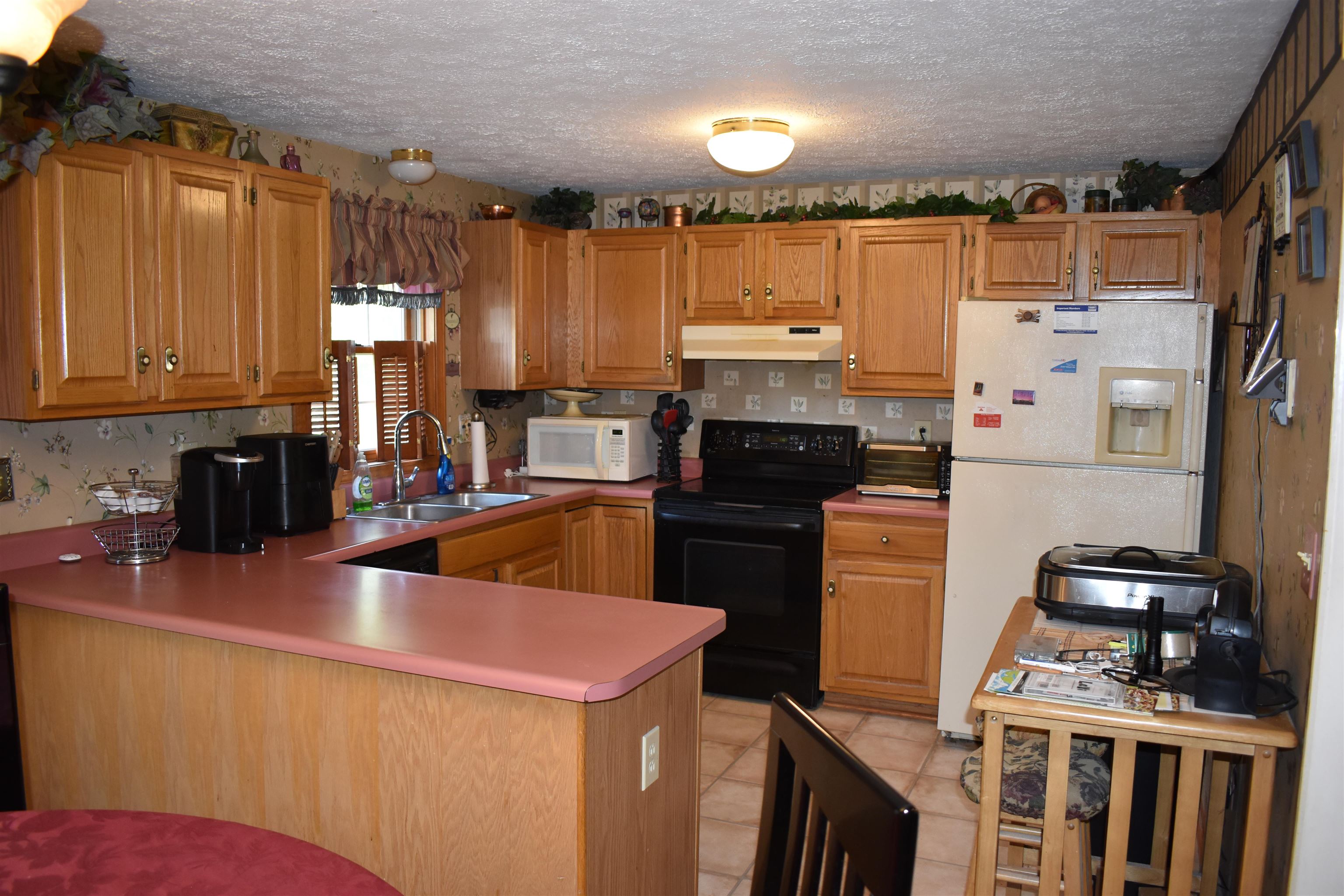 3 Anna Circle Derry, NH 03038 - Photo 8 of 25