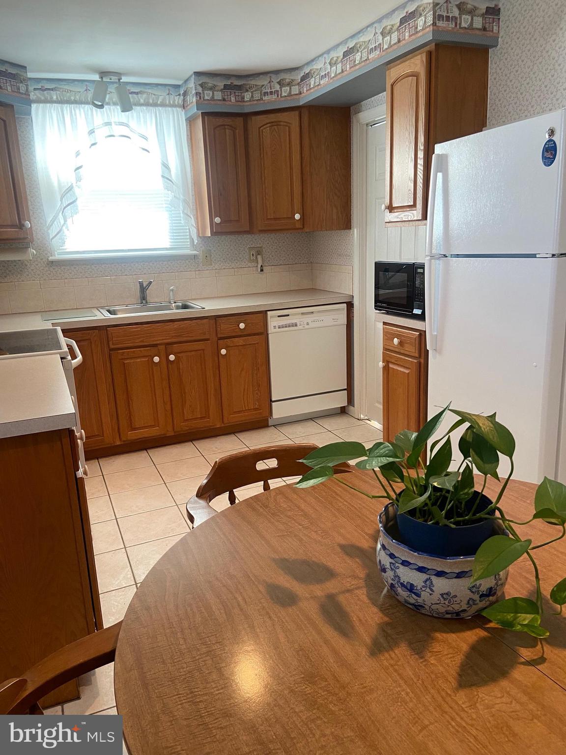 603 Aintree Road Hatboro, PA 19040 - Photo 7 of 24 Renovated kitchen with convenient layout & pantry