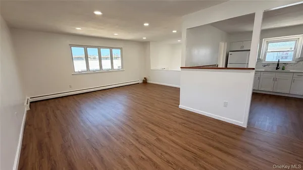 $3,700 | 540 Oak Street, Copiague, NY 11726