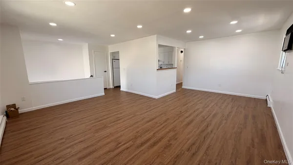 $3,700 | 540 Oak Street, Copiague, NY 11726