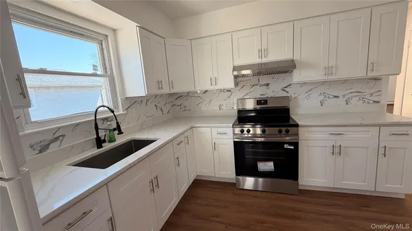 $3,700 | 540 Oak Street, Copiague, NY 11726