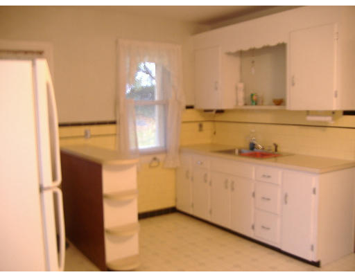 39 Raymond Street Worcester, MA 01607 - Photo 3 of 28 Gallery Image 3