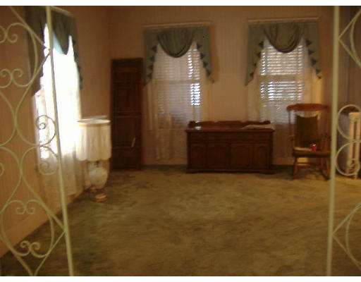 39 Raymond Street Worcester, MA 01607 - Photo 7 of 28 Gallery Image 7