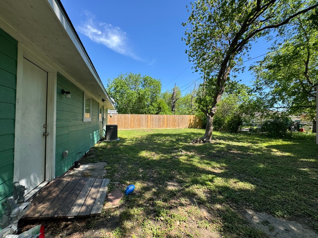 5846 Westover Street Houston, TX 77033 - Photo 12 of 12