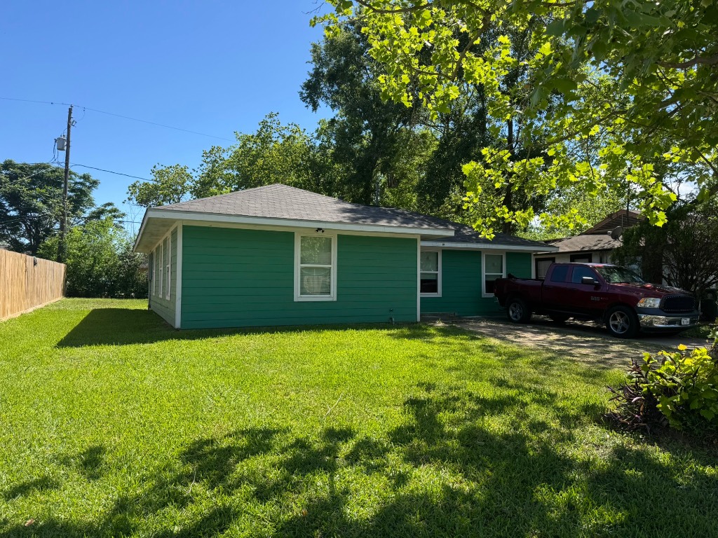 5846 Westover Street Houston, TX 77033 - Photo 10 of 12