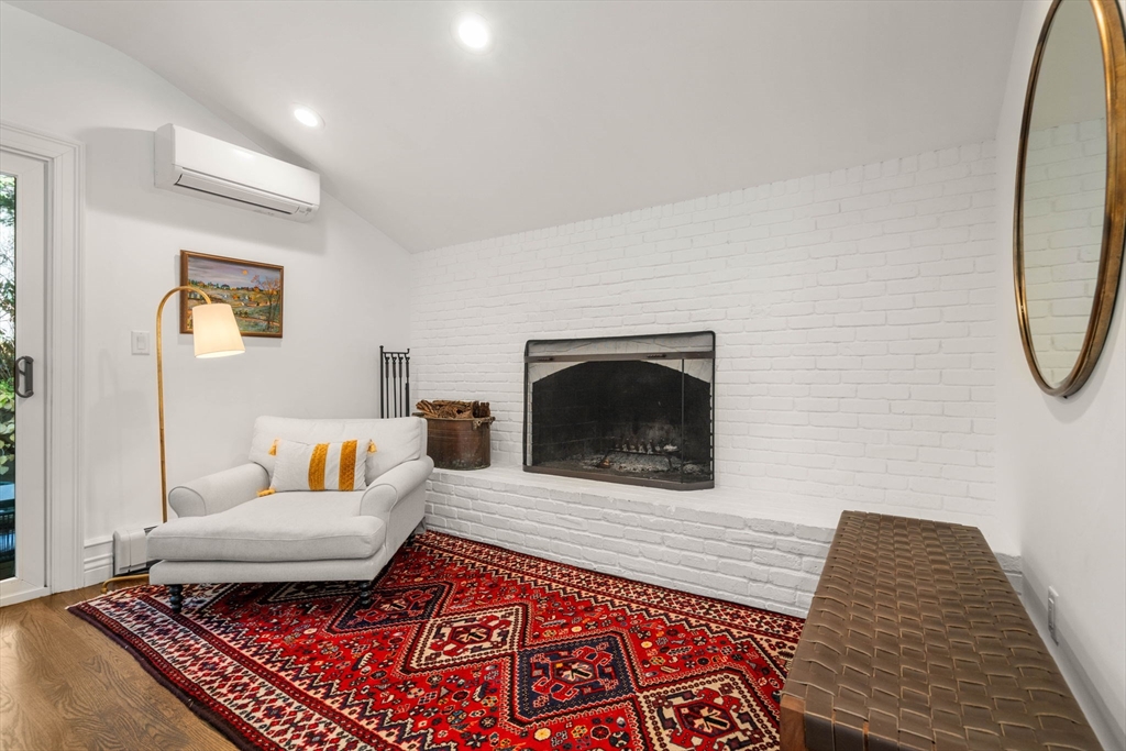 86 Abbott Road Wellesley, MA 02481 - Photo 18 of 40