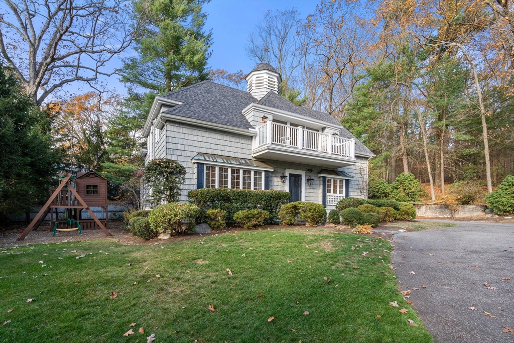 86 Abbott Road Wellesley, MA 02481 - Photo 2 of 40