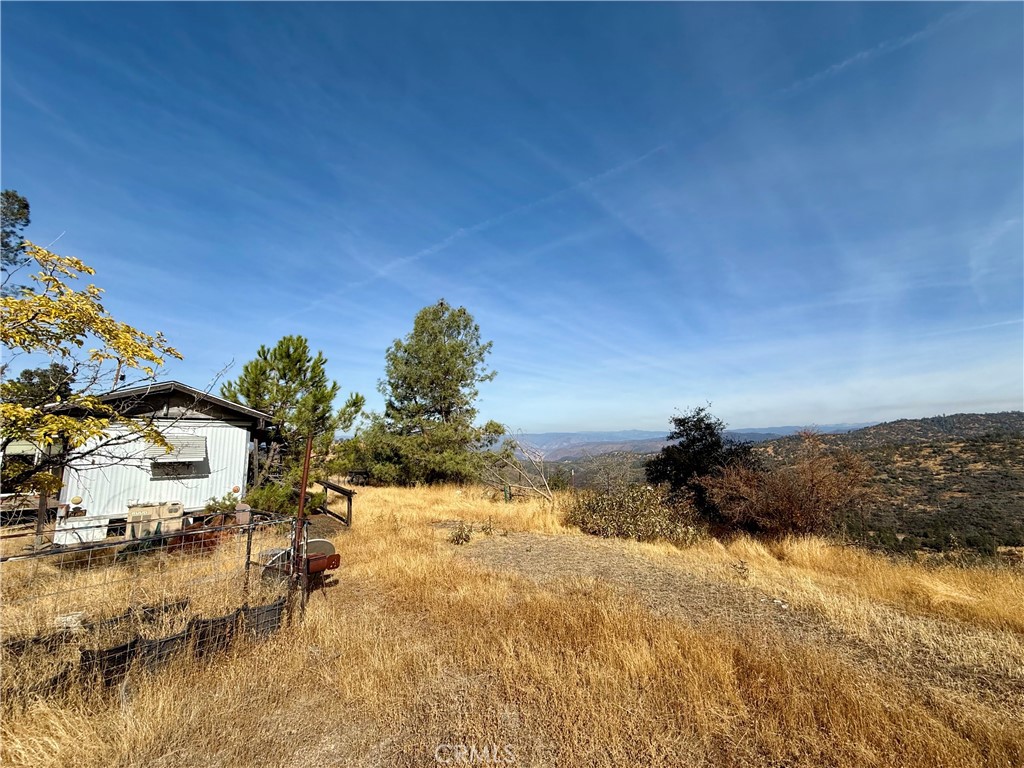 5847 West Whitlock Road Mariposa, CA 95338 - Photo 13 of 33 Mobile home and views!
