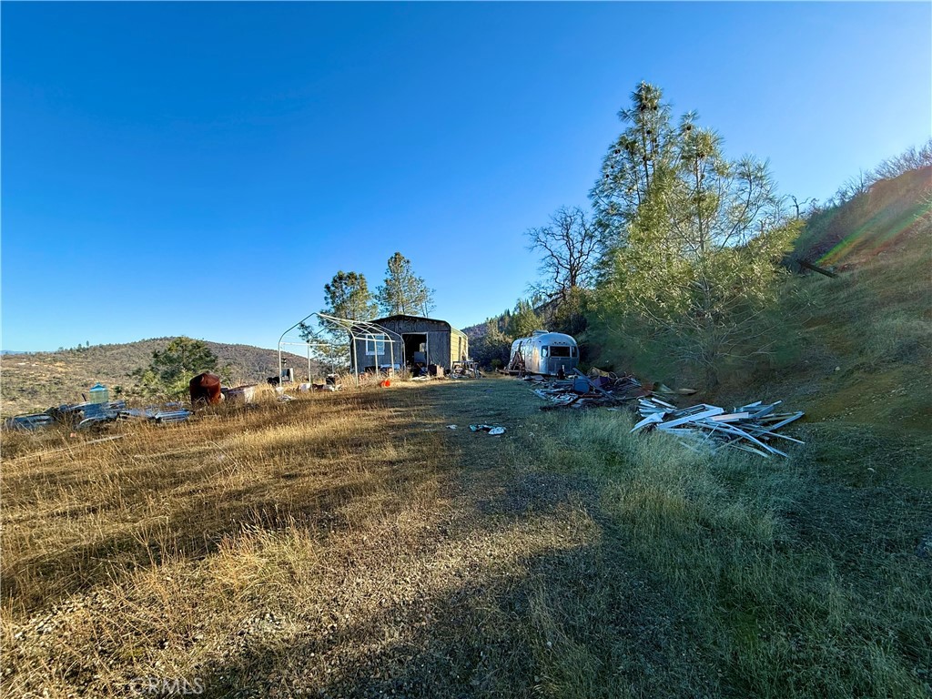 5847 West Whitlock Road Mariposa, CA 95338 - Photo 26 of 33 a view of a yard in front of the house