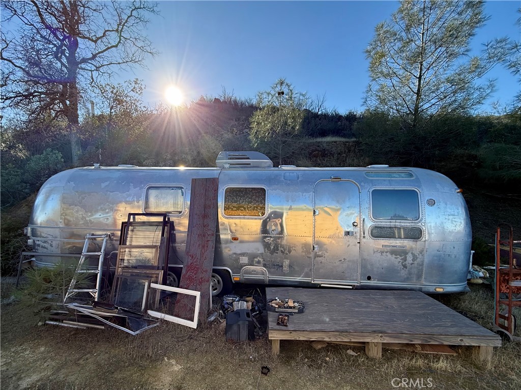 5847 West Whitlock Road Mariposa, CA 95338 - Photo 29 of 33 an outdoor view with sitting space