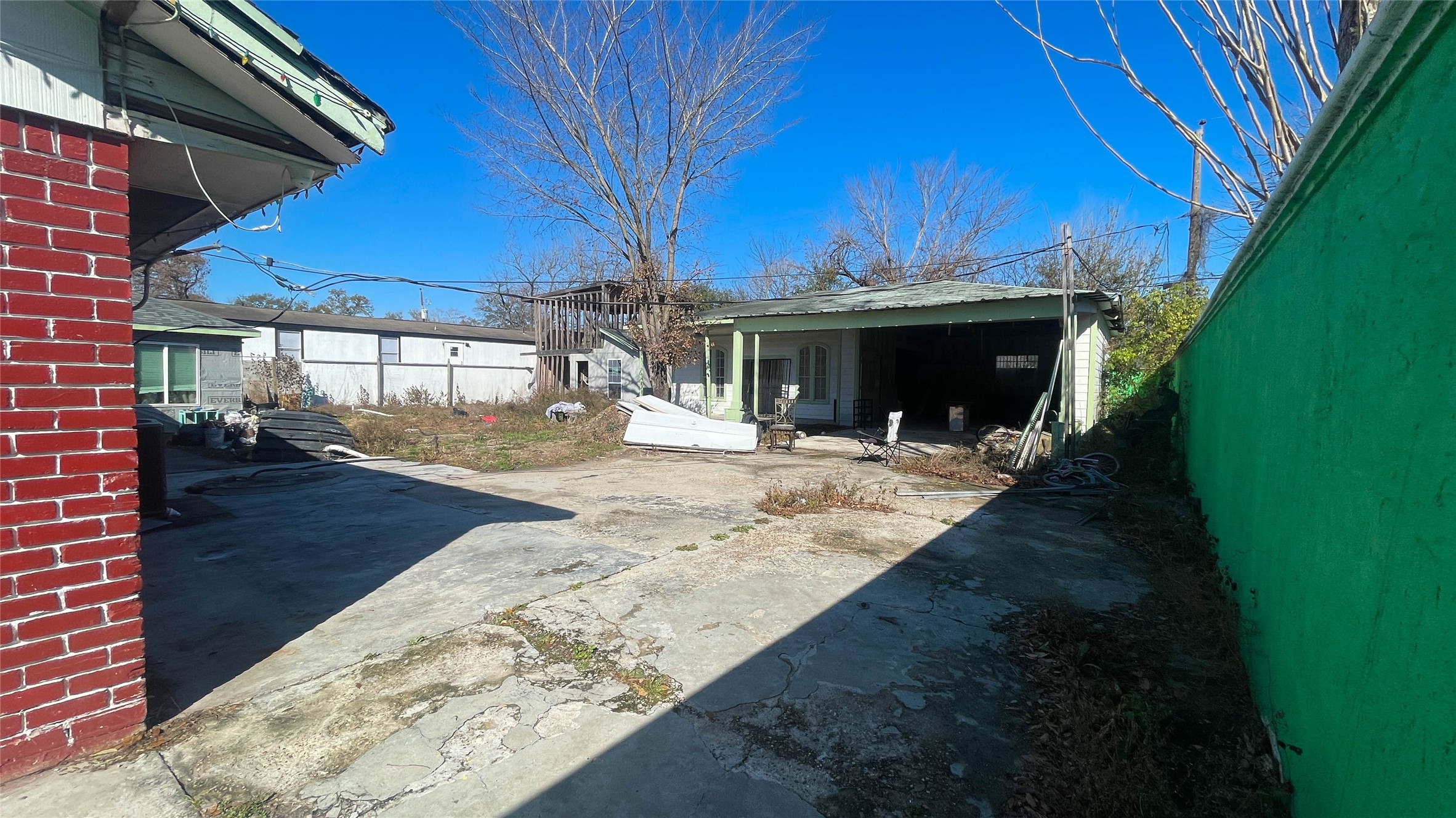 255 McFarland Road Houston, TX 77060 - Photo 19 of 28 a view of a house with a patio