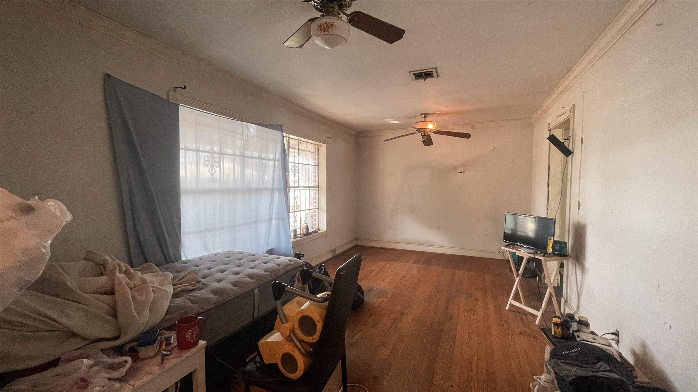 255 McFarland Road Houston, TX 77060 - Photo 8 of 28 a view of a room with gym equipment