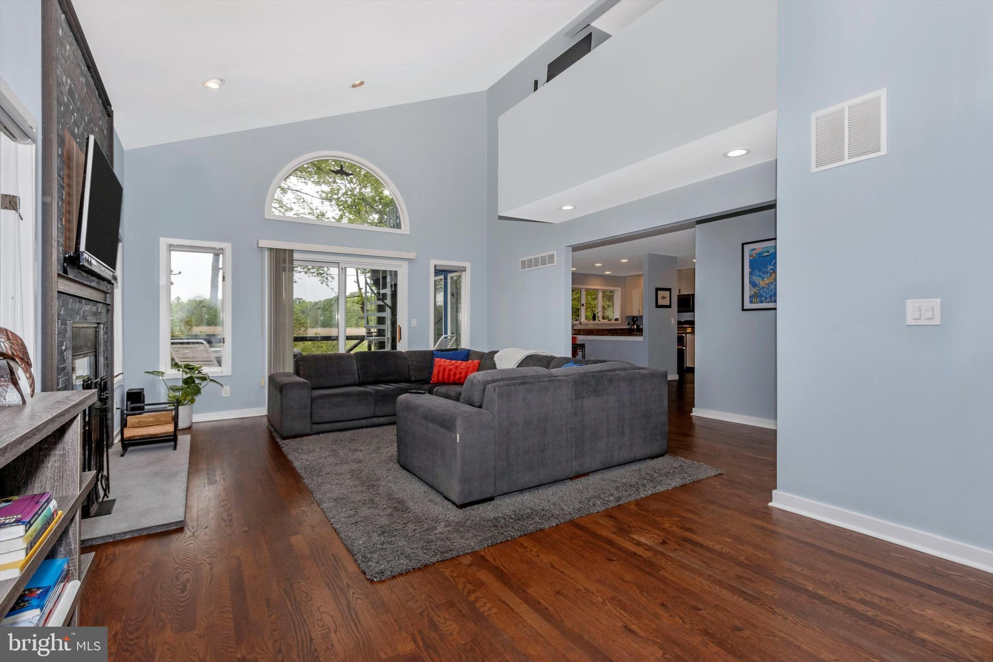1312 Harbor Road Annapolis, MD 21403 - Photo 6 of 70 Come on in and enjoy the place