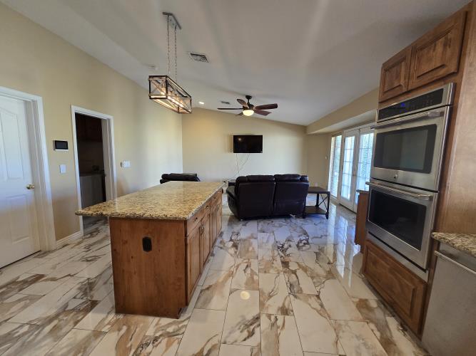 802 East Roberts Road Phoenix, AZ 85022 - Photo 14 of 48