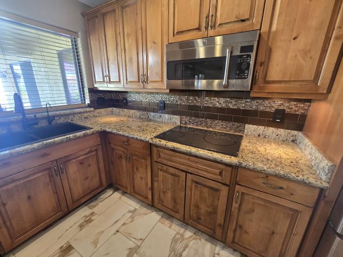 802 East Roberts Road Phoenix, AZ 85022 - Photo 15 of 48