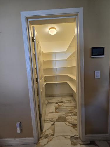 802 East Roberts Road Phoenix, AZ 85022 - Photo 16 of 48