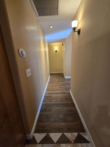 802 East Roberts Road Phoenix, AZ 85022 - Photo 22 of 48